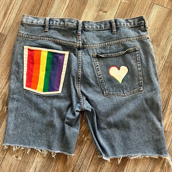 Hand painted cut off shorts - Picture 1 of 2